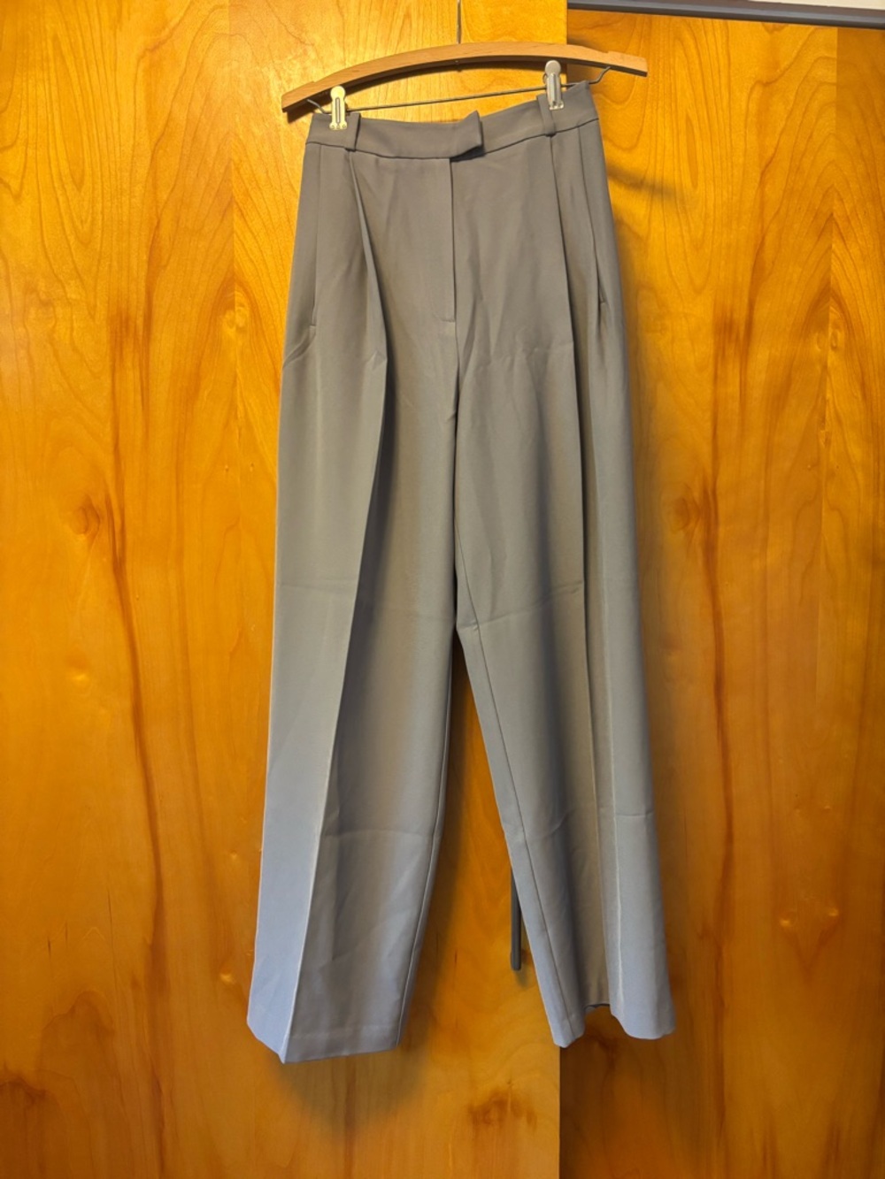 Re Ona Dove Gray Pleated Women’s Trousers - New with Tags